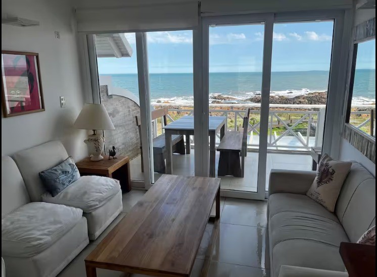 Excelente Penthouse reciclado primera linea frente al mar en Montoya